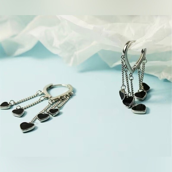 Heart & Chain Tassel Hoop Earrings - Picture 2 of 4